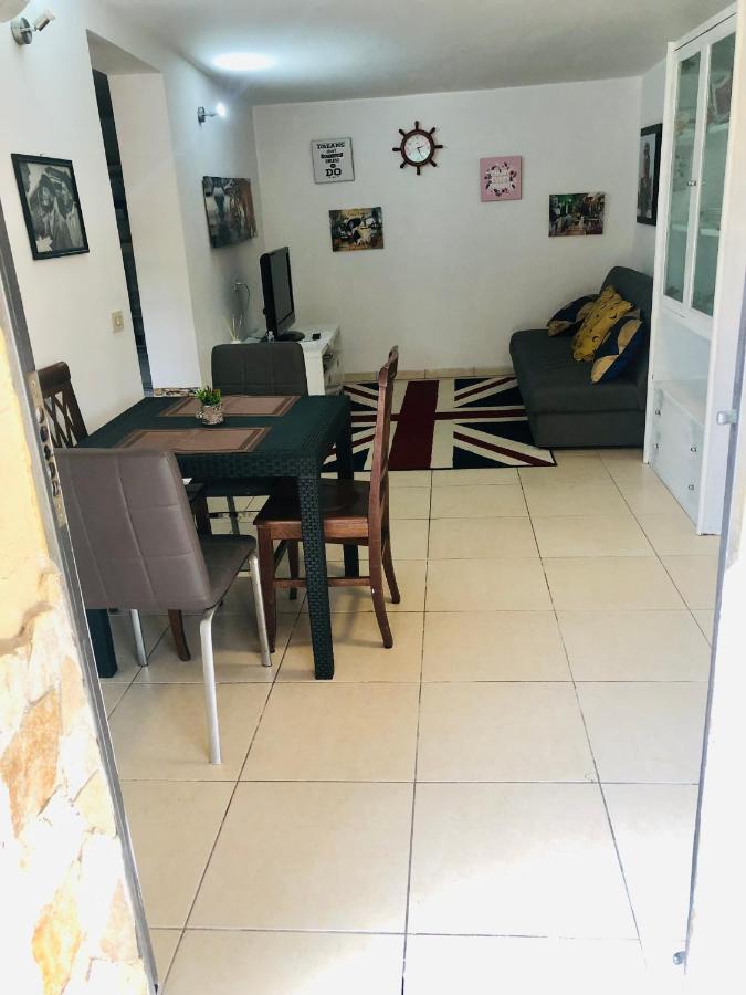 Apartamento Little House Fiera Di Roma Ponte Galeria Exterior foto